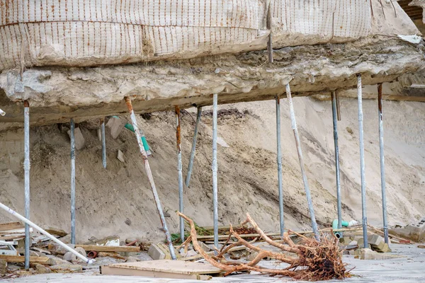 Casas Playa Lujo Colapsan Bajo Fuertes Olas Causadas Por Huracán —  Fotos de Stock