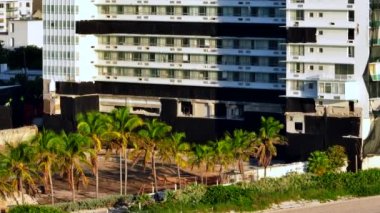 Miami Beach Deauville Sahili Tatil Köyü 'nün içe patlama görüntüsü.