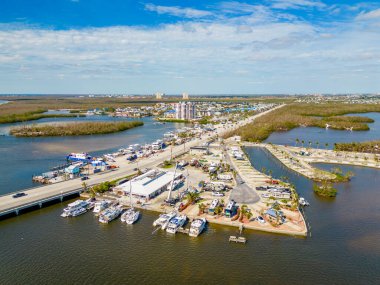 Fort Myers Beach, FL, ABD - 19 Kasım 2022: Gulf Star Marina Fort Myers FL USA