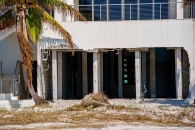 Fort Myers Beach, FL, ABD - 19 Kasım 2022: Ian Fort Myers FL Kasırgası tarafından yıkılan sahil evleri