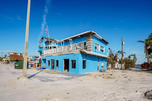 美国佛罗里达州迈尔斯堡海滩 Fort Myers Beach 2022年11月19日 迈尔斯堡海滩 Fort Myers Beach 的商业建筑被飓风伊恩完全摧毁 — 图库照片