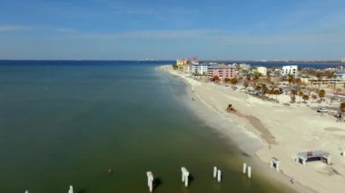 Oteller ve apartmanlar Ian Kasırgası yüzünden hasar gördü Fort Myers Sahili Florida
