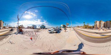 Fort Myers Beach, FL, ABD - 19 Kasım 2022: Ian Fort Myers Beach FL Kasırgası 'nın ardından temizlik