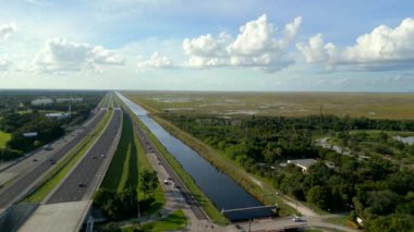 Everglades Florida, 75 'e yakın. 4k hava aracı videosu