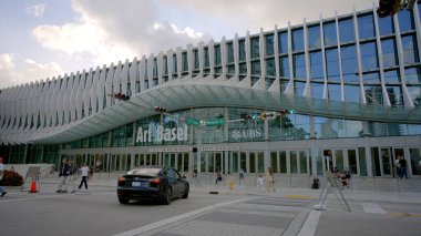 Miami Beach, FL, ABD - 2 Aralık 2022: Art Basel Miami Beach Kongre Merkezi