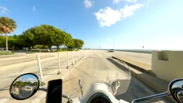 Scooter Equitação Através Key Biscayne Pedágio Cabine Miami Florida Motovlog — Vídeo de Stock