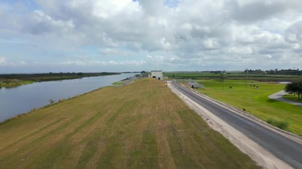 Luftschnelles Vorbeifliegen Clewiston Lock Miami Canal — Stockvideo