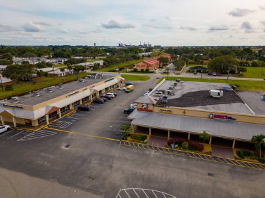 Clewiston Florida 'da havadan fotoğraf alışveriş merkezleri.