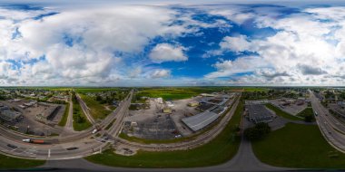 South Bay, FL, ABD - 22 Aralık 2022: Havacılık 360 küresel fotoğraf South Bay Florida eşdikdörtgen küresel insansız hava aracı