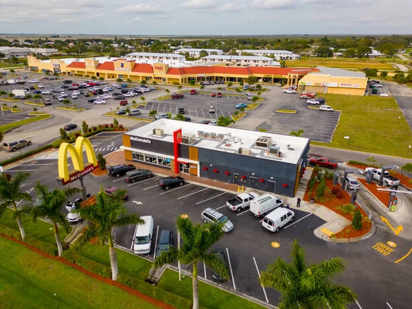 Aerial Drone Photo Mcdonalds Clewiston Florida — Stock Photo, Image