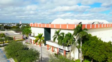 Hava aracı videosu 163. Cadde Alışveriş Merkezi Kuzey Miami Plajı NMB