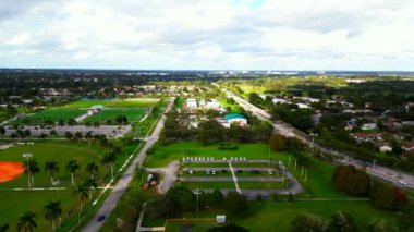  Çam Adası Havalimanı Parkı Davie FL