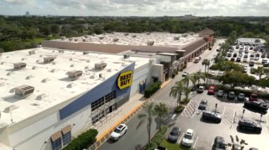 Tower Shops Davie FL Best Buy Home Depot 'un yanında.