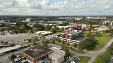 FAU Florida Atlantik Üniversitesi Davie Kampüsü 4k insansız hava aracı video turu