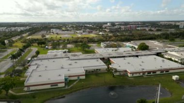 McFat Teknik Koleji Davie Kampüsü Hava Aracı ile vuruldu