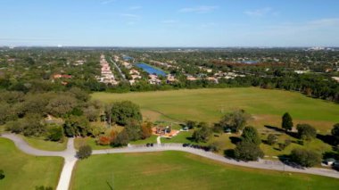 Drone video Robbins Preserve and Community Garden Park Davie FL