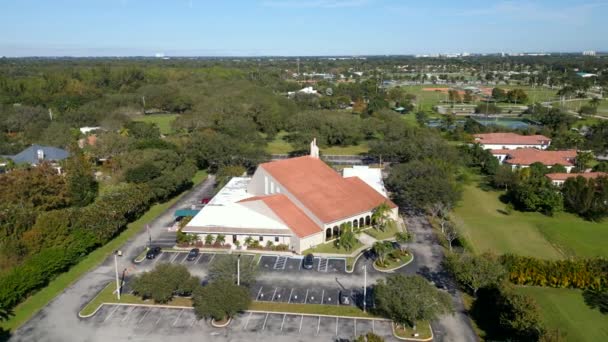 Aerial Pull Out Reveal Church Building Broward Church Davie — Stock video