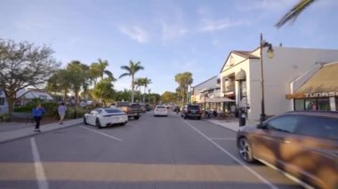 Destination St Armands Key Sarasota Florida traffic circle shops and restaurants