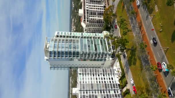 Vertical Aerial Drone Video Epoch Sarasota Residences Building — Vídeo de Stock
