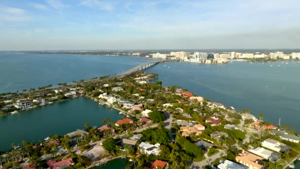 Aerial Shot Bird Key Approaching Downtown Sarasota Florida — Stok video