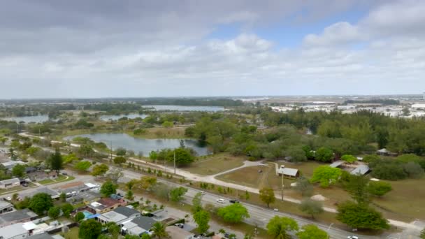 Aerial Sweeping Panorama Amelia Earhart Park Hialeah Florida — Video Stock