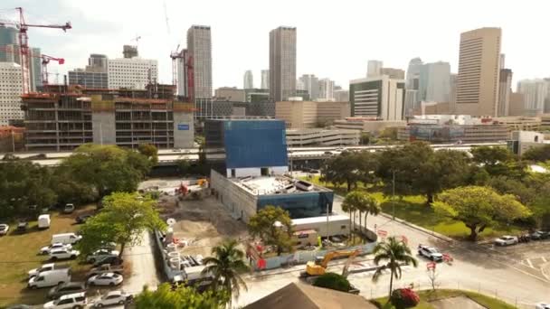Aerial Video New Make Wish Headquarters Building Miami Overtown — Vídeos de Stock