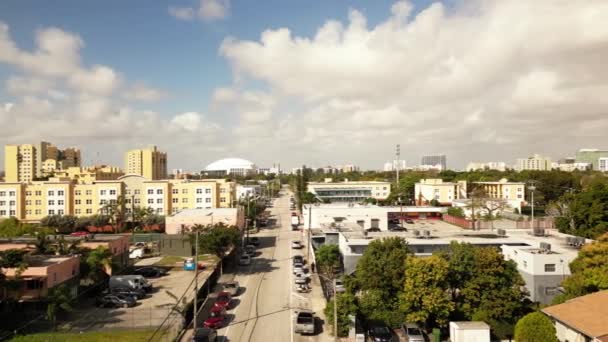 Aerial Sweeping Shot Overtown Miami Drone Video Low Income Housing — ストック動画