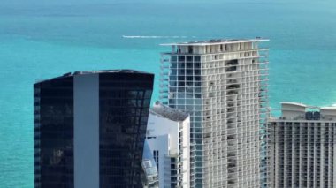 Hava Miami İHA 'sı, okyanus manzaralı 4k deniz manzaralı.