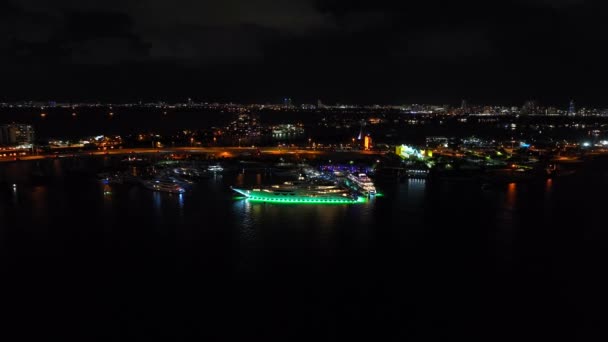 Aereo Notte Drone Video Ahpo Lurssen Yacht Miami Boat Show — Video Stock