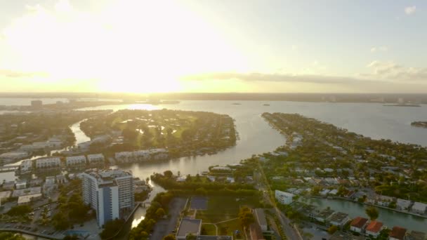 Aerial Sweeping Panorama Sunset Miami Beach Atlantic Ocean — Stock video