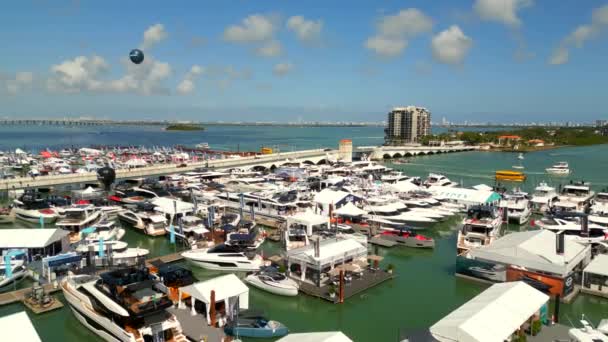 Yachts Miami Boat Show 2023 — Stockvideo