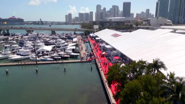Busy Crowded Sunday Miami Boat Show Circa 2023 — Stok video