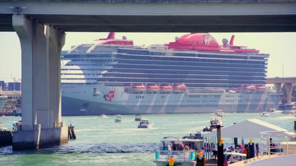 Beeldmateriaal Virgin Cruiseschip Port Miami Valiant Lady — Stockvideo