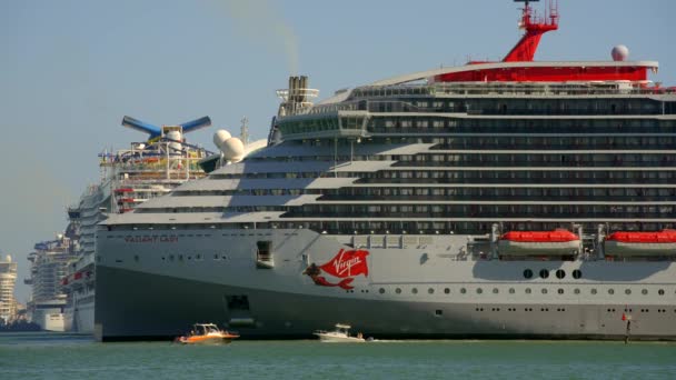 Video Virgin Cruise Loď Valiant Lady Přístavu Miami — Stock video