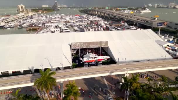 Upptäck Båttält Miami International Boat Show 2023 — Stockvideo