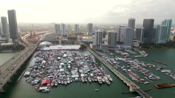 Kommer Till Båtmässan Miami 2023 — Stockvideo