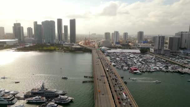Aerial Establisher 2023 Downtown Miami Boat Show — Stok Video