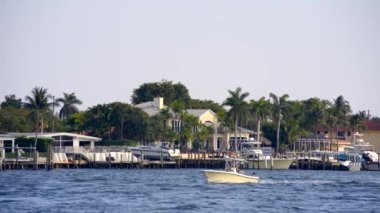 Fort Lauderdale FL rıhtım malikaneleri.