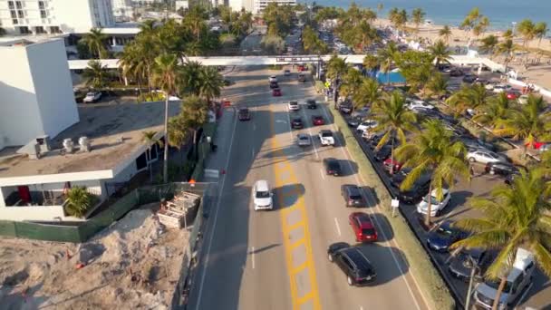 Tráfico A1A Fort Lauderdale Beach Aerial Drone Video — Vídeos de Stock