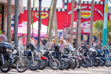 Daytona, FL, ABD - 10 Mart 20223: Daytona Beach FL Bisiklet Haftası Yıllık Motosiklet Tatili