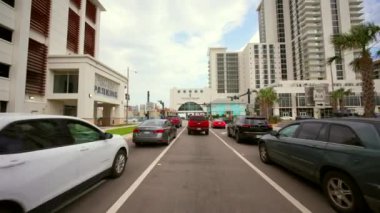 Daytona, FL, ABD - 10 Mart 2023: Daytona Grande Hotel Oceanfront Resort Florida USA