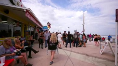 Daytona, FL, ABD - 10 Mart 2023: Daytona Sahil Yolu bisiklet haftası 2023