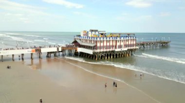 Daytona Sahili Ana İskelesi 'nde Joe Yengeç Kulübesi.