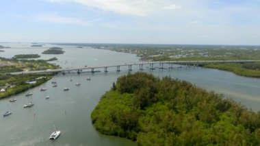 İnsansız hava aracı görüntüleri Merril P Barber Bridge Vero Beach FL