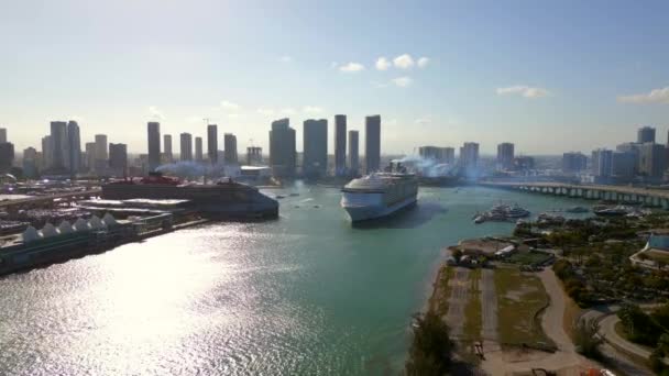 Navires Croisière Vidéo Aériens Produisant Des Émanations Smog Miami Cause — Video