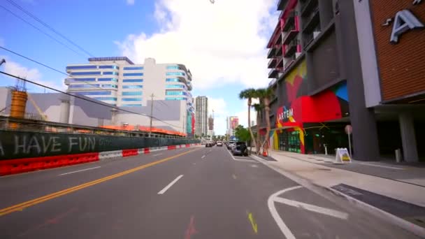 29番街を東へ車で行く Winwood Miami — ストック動画
