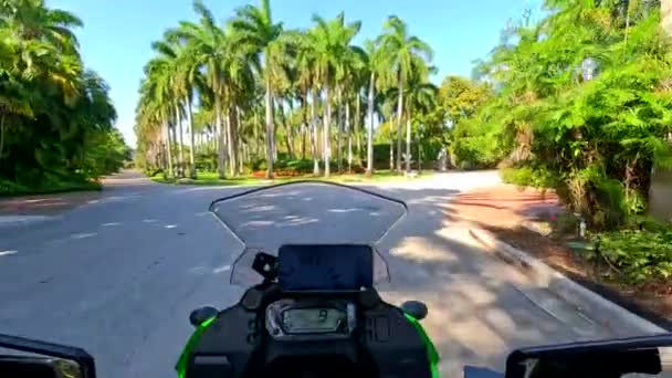 スターアイランドバイクツアーに到着 マイアミビーチモトブログ — ストック動画
