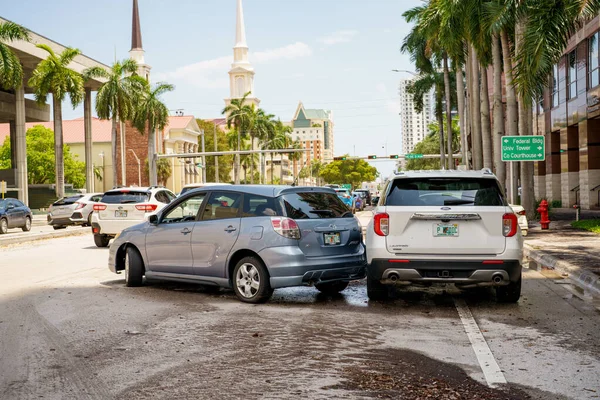 Fort Lauderdale Usa Απριλίου 2023 Αυτοκίνητα Κολλημένα Μετά Από Πλημμύρα — Φωτογραφία Αρχείου