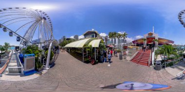 Brickell, FL, ABD - 23 Nisan 2023 Eşkenar dörtgen fotoğraf Miami Bayside Marketplace