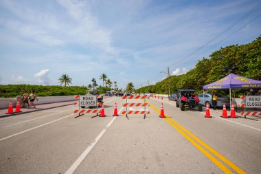 Fort Lauderdale, FL, ABD - 29 Nisan 2023: A1A yolu Fort Lauderdale Hava ve Deniz Şovu sırasında kapandı